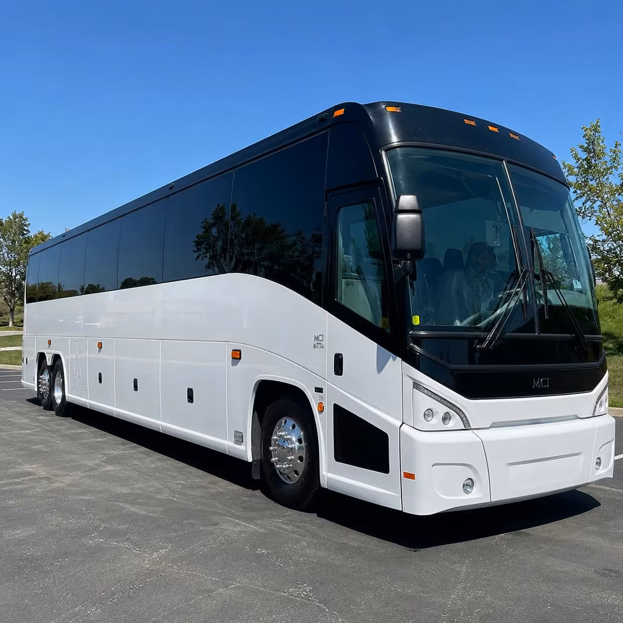 sanclementecharterbus com is how san clemente corporate groups get to the airport without the scramble